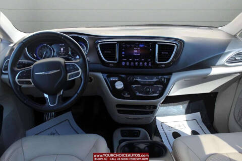 2017 Chrysler Pacifica Touring-L Plus