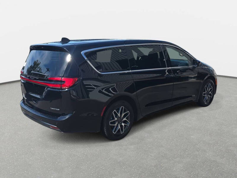 2027 Chrysler Pacifica Limited