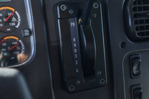 2014 Freightliner M2 106