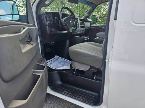 2022 Chevrolet Express 2500