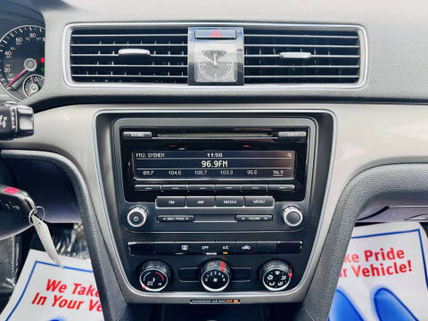 2014 Volkswagen Passat 1.8T S PZEV