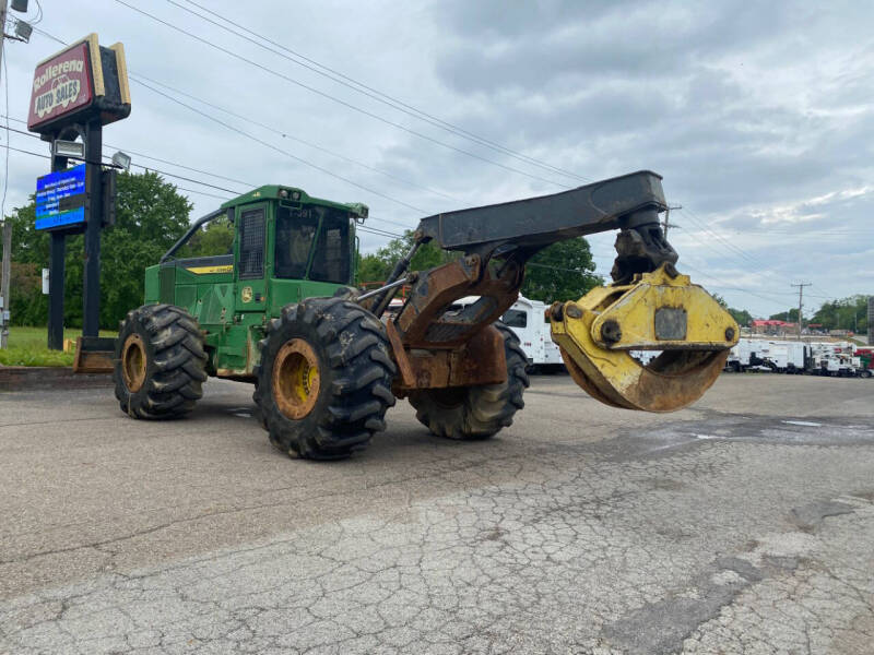 2017 John Deere 748L