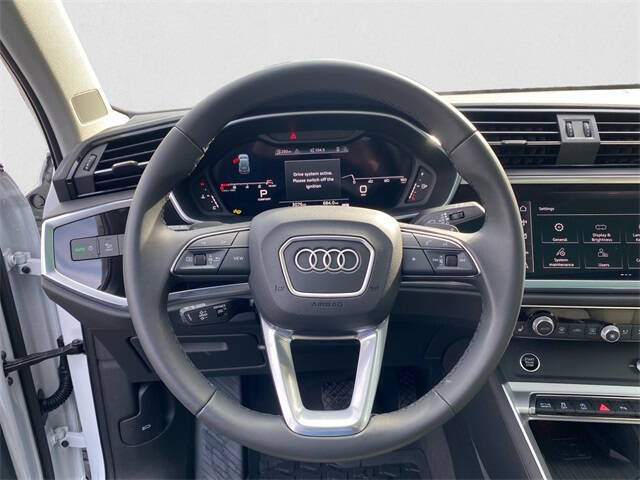 2025 Audi Q3 quattro S line Prem Plus 45 TFSI