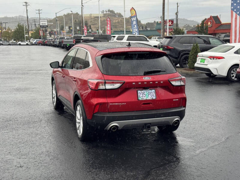 2022 Ford Escape Titanium