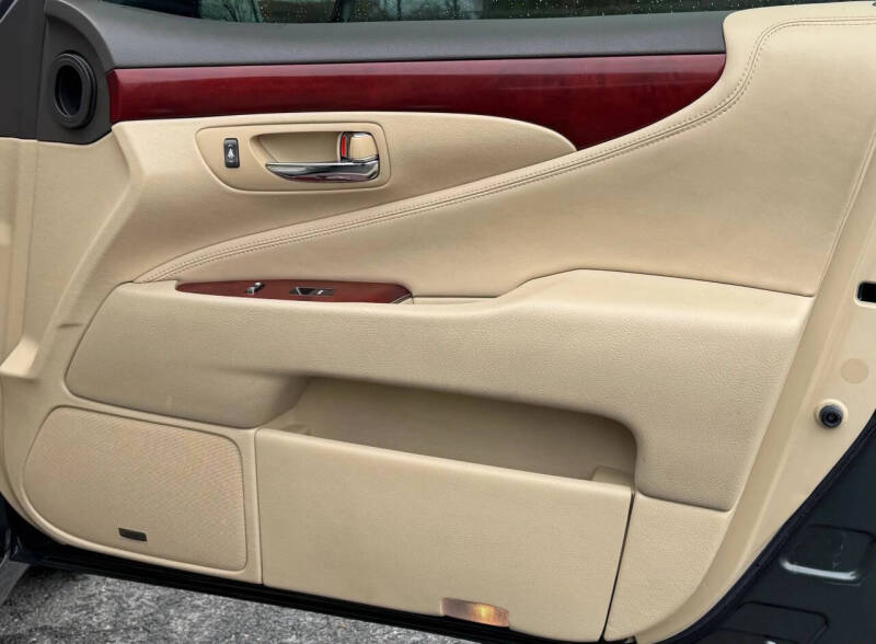 2007 Lexus LS 460