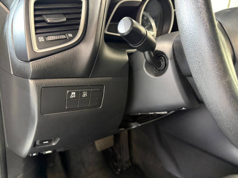 2014 Mazda MAZDA3 i SV