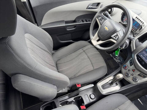 2015 Chevrolet Sonic LT Auto