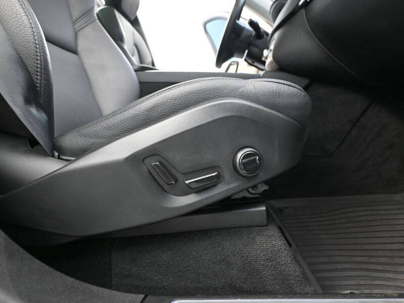 2024 Volvo XC90 B5 Plus Bright Theme