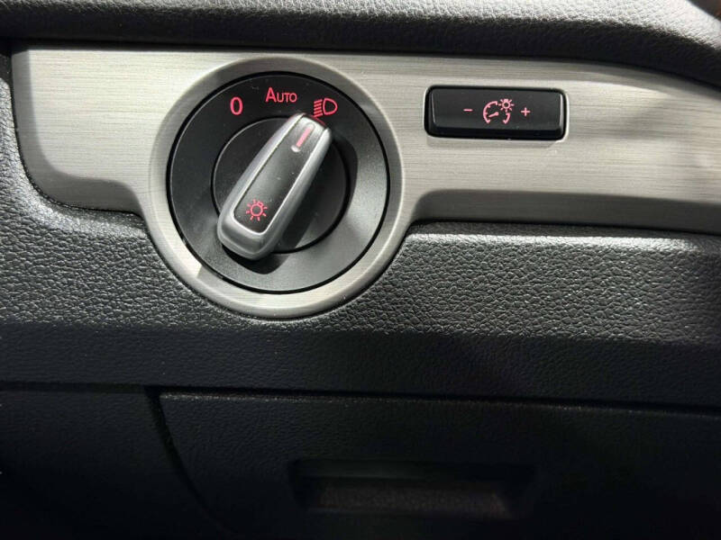 2015 Volkswagen Passat 1.8T SE