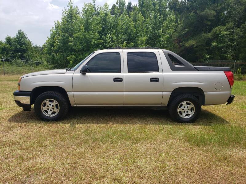 2005 Chevrolet Avalanche for sale at Poole Automotive in Laurinburg NC