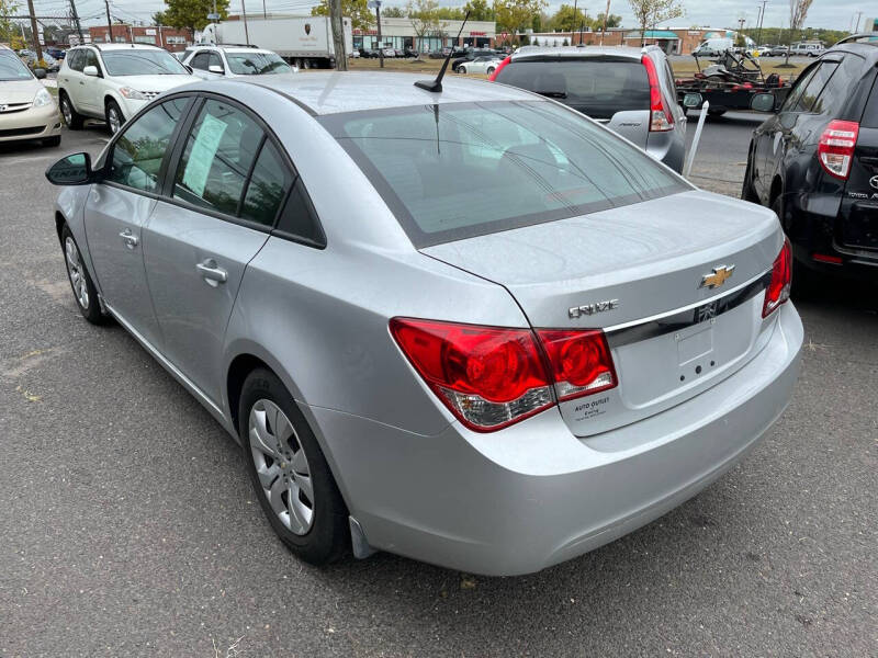 2014 Chevrolet Cruze LS photo 3