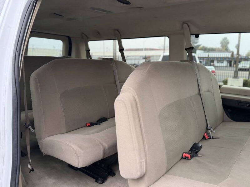 2012 Ford E-Series E-350 SD XLT