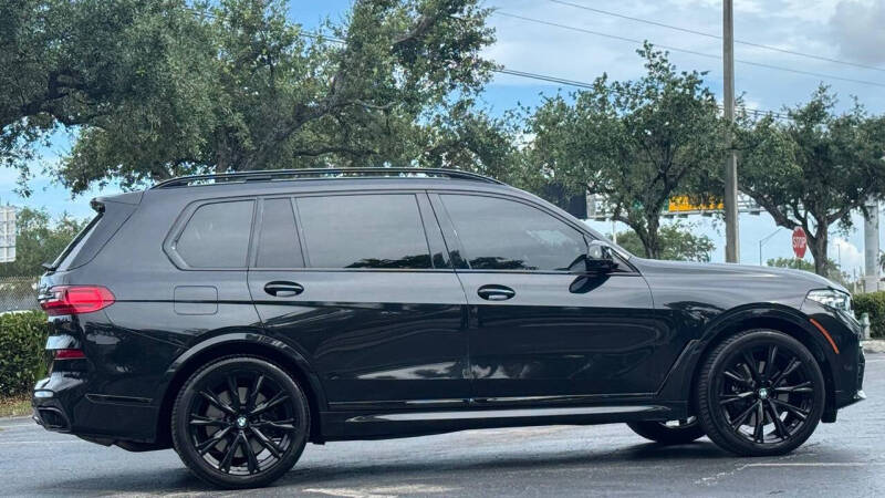 2021 BMW X7 M50i