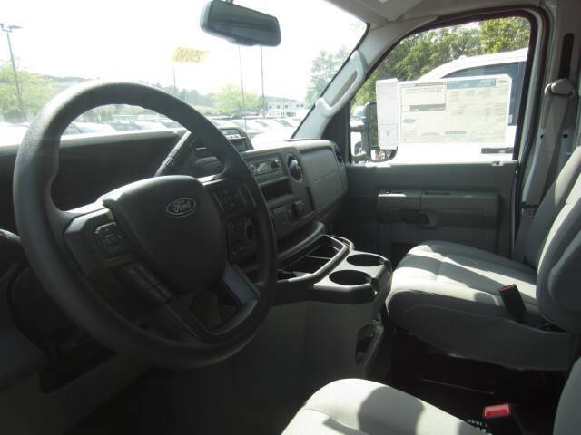 2025 Ford E-Series E-350 SD