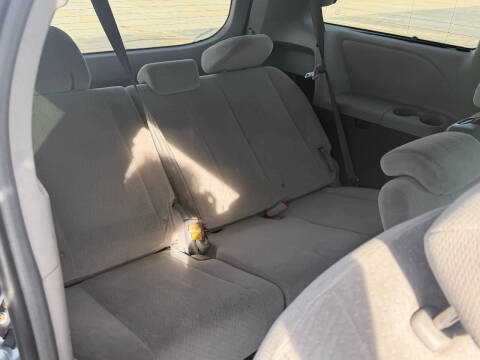 2016 Toyota Sienna LE 8-Passenger