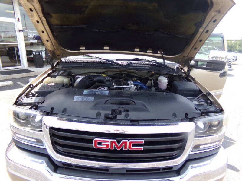 2004 GMC Sierra 2500HD SLE