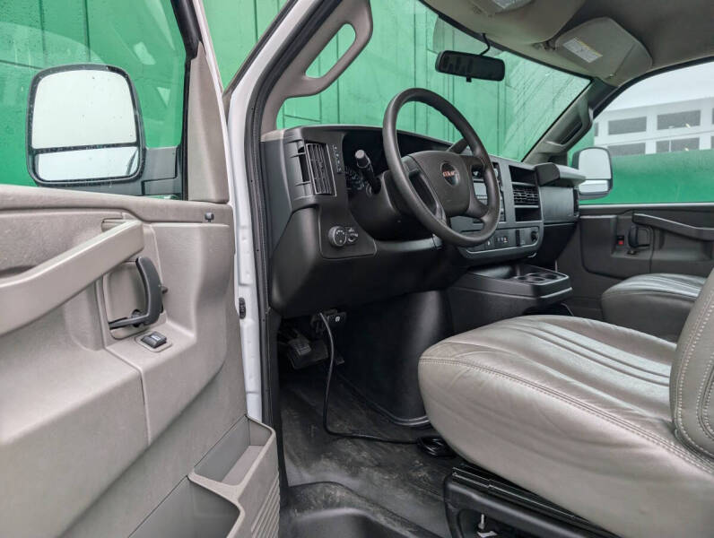 2023 GMC Savana 2500