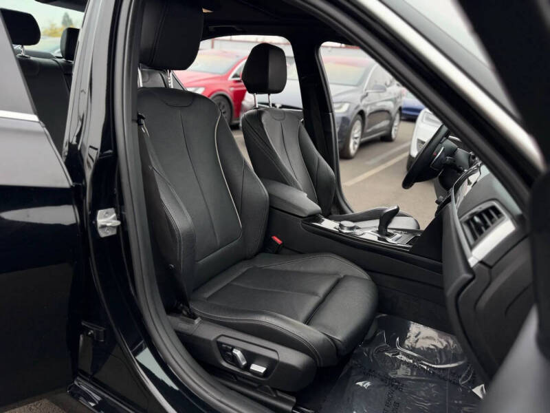 2018 BMW 3 Series 330i xDrive