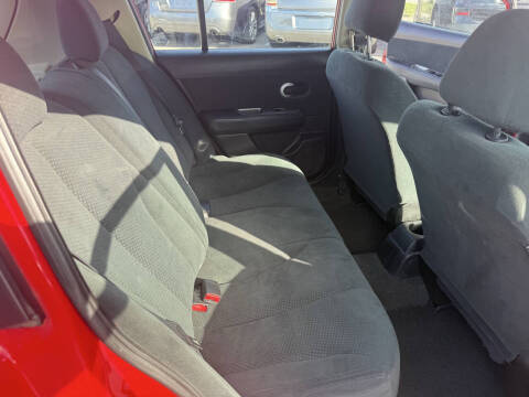 2011 Nissan Versa 1.8 S