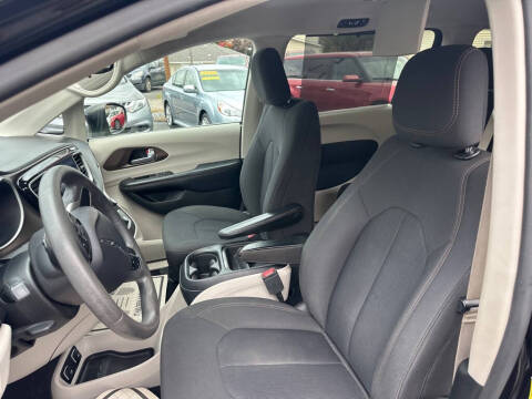 2017 Chrysler Pacifica Touring Plus