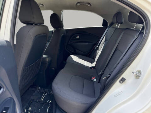 2015 Kia Rio 5-Door EX