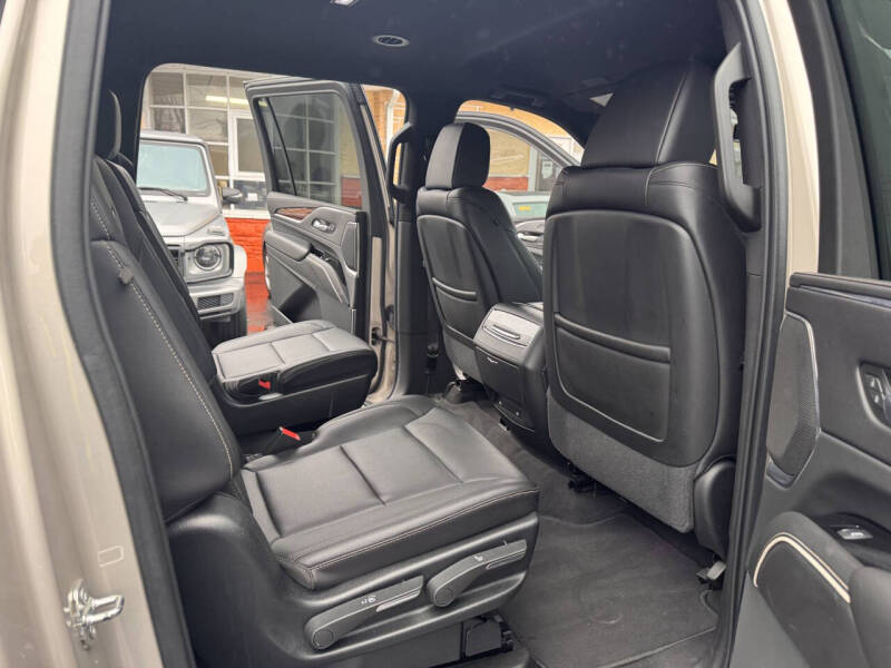 2021 Cadillac Escalade ESV Luxury