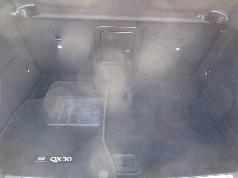 2018 Infiniti QX30 Essential