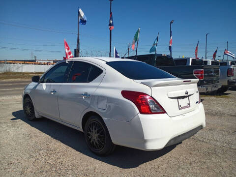 2015 Nissan Versa 1.6 SV