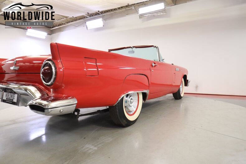 1957 Ford Thunderbird