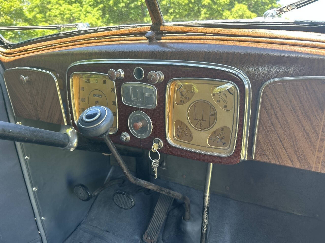 1936 Chrysler Airflow 27