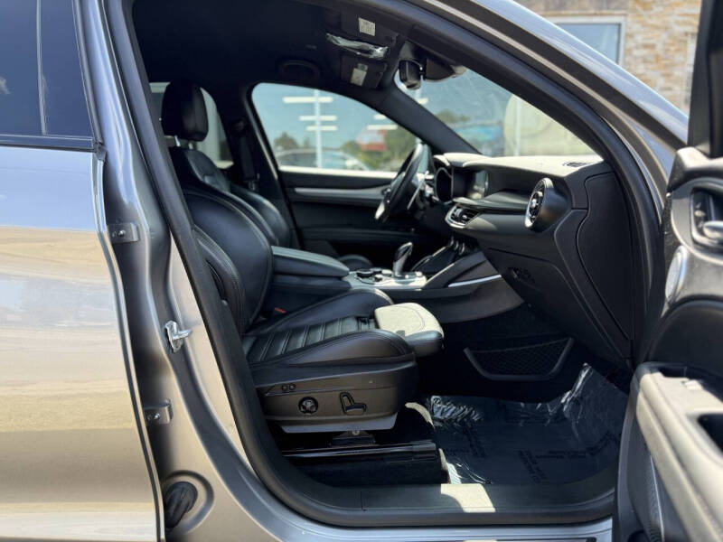 2019 Alfa Romeo Stelvio Ti Sport