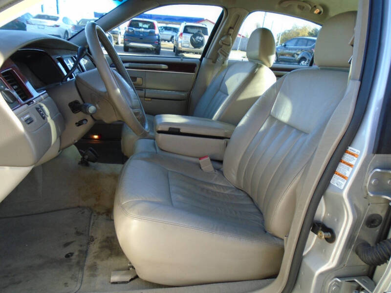 2004 Lincoln Town Car Signature