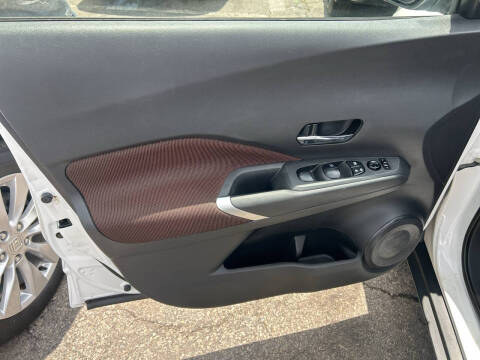 2021 Nissan Kicks SR