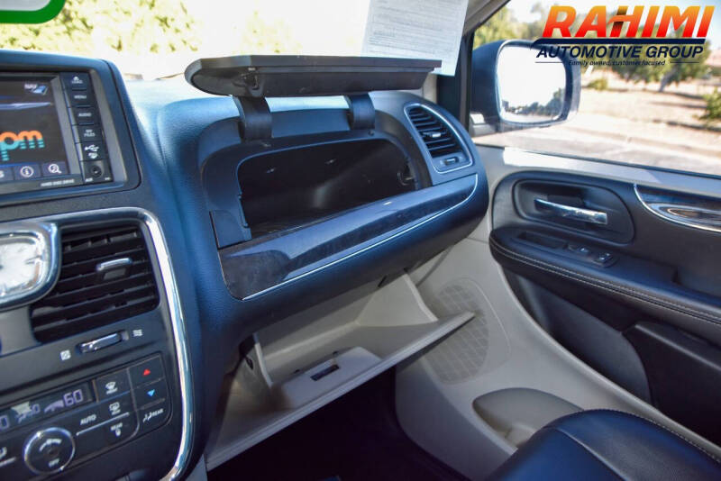 2014 Chrysler Town and Country Touring