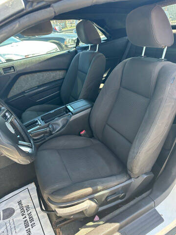 2012 Ford Mustang V6