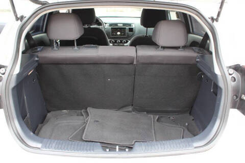 2016 Kia Rio 5-Door LX