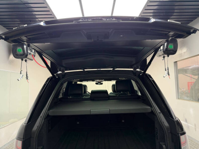 2020 Land Rover Range Rover P525 HSE