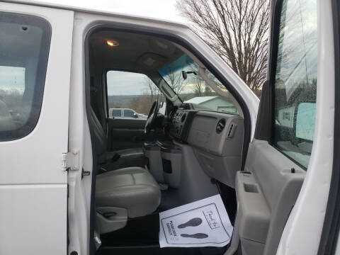 2011 Ford E-Series E-150 XLT