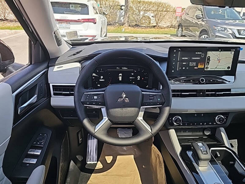 2025 Mitsubishi Outlander SEL Platinum Edition