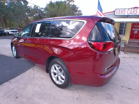 2017 Chrysler Pacifica Touring-L