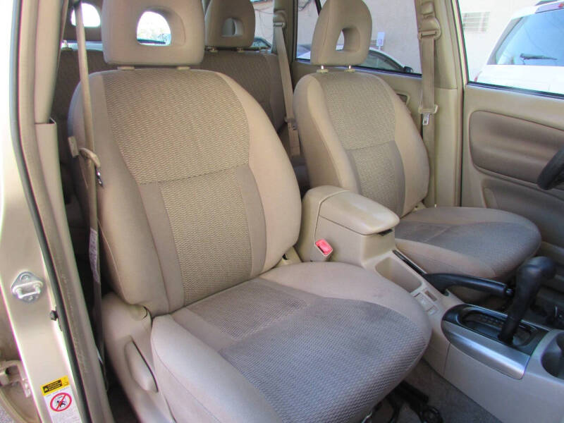 2005 Toyota RAV4 Base photo 19