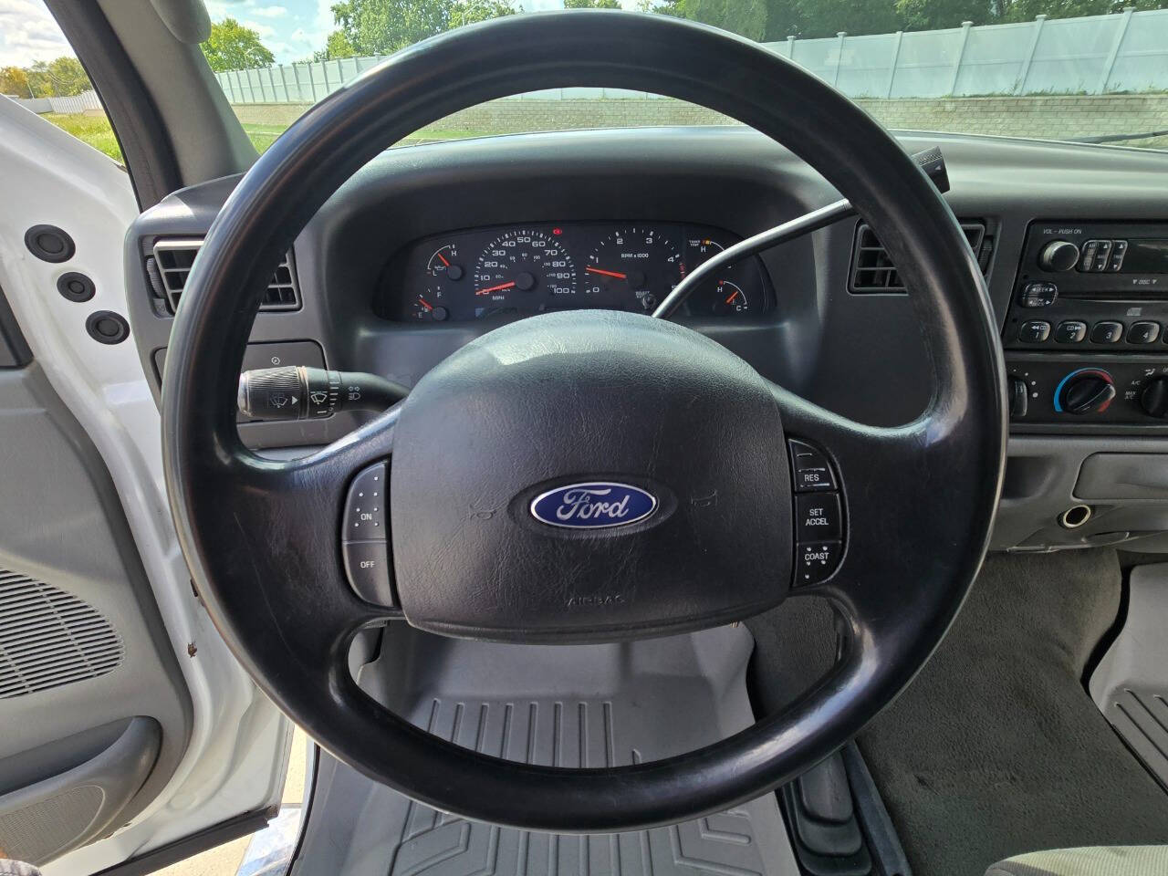 2004 Ford F-550 Super Duty 85