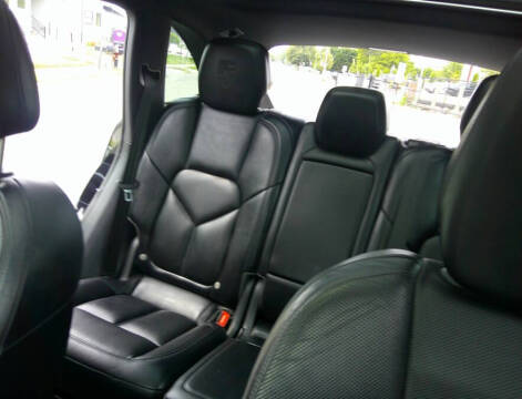2017 Porsche Cayenne Platinum Edition