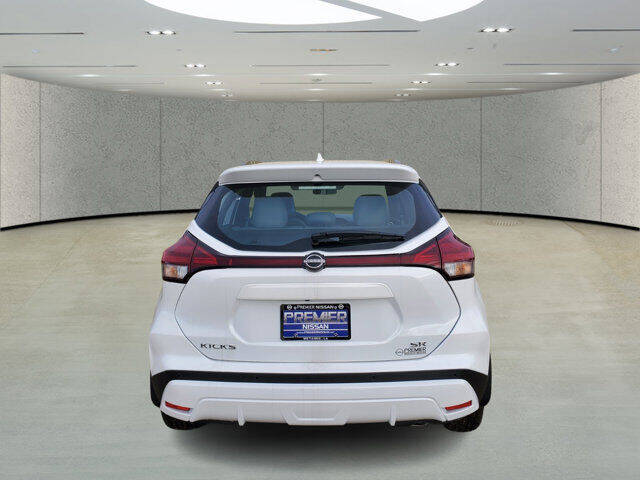 2024 Nissan Kicks SR