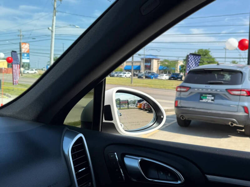 2018 Porsche Cayenne Platinum Edition