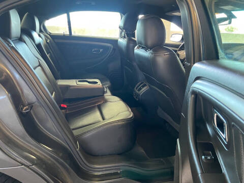 2018 Ford Taurus SEL