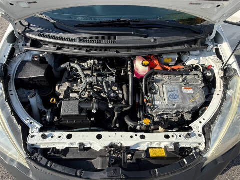 2013 Toyota Prius c Two