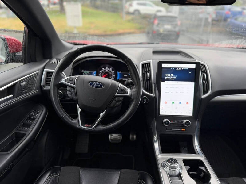 2022 Ford Edge ST