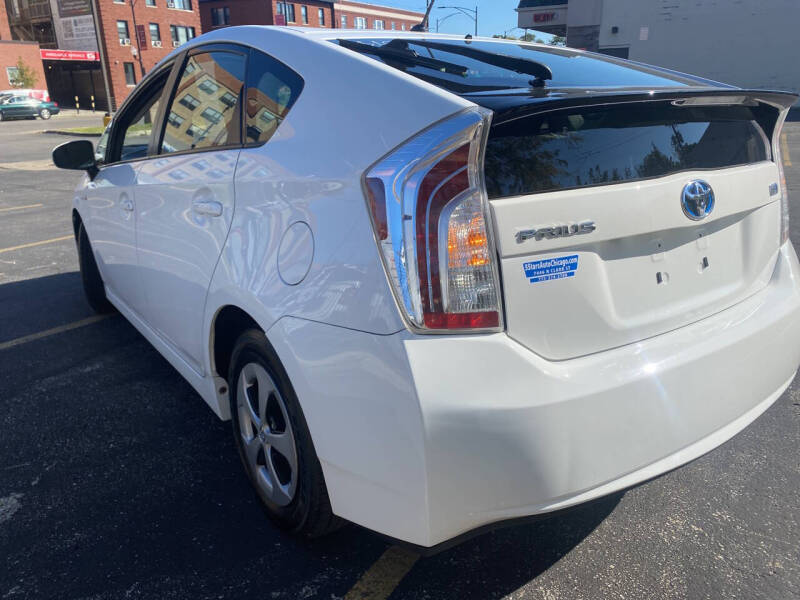 2013 Toyota Prius Two photo 3