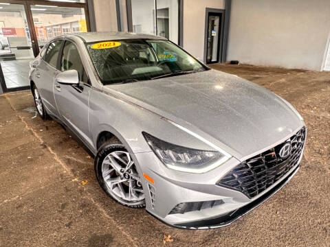 2021 Hyundai Sonata for sale at Auto Center NJ Inc in Orange NJ